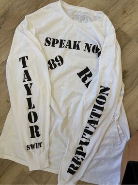 Taylor Swift Eras Speak Now Red Fearless Long Sleeve Tee Official Merch Size L
